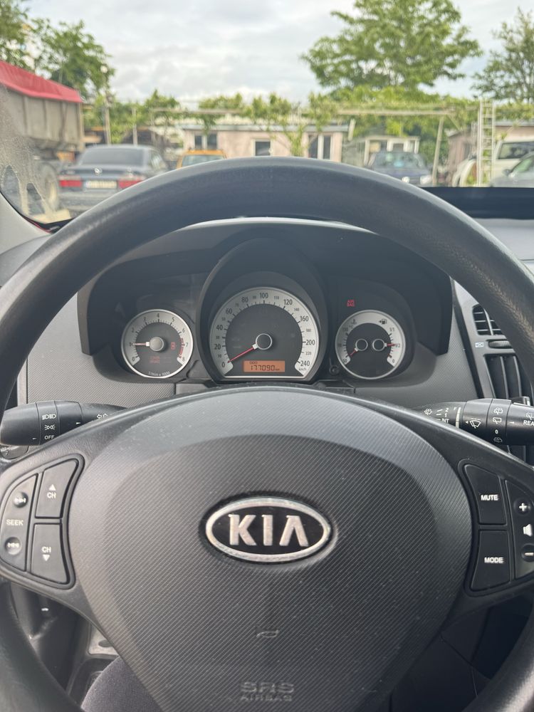 Vand kia ceed benzina