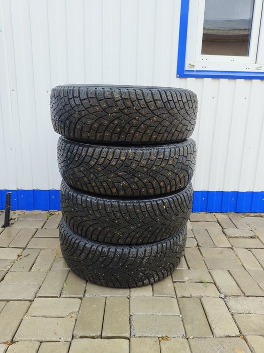 Продам зимние шины с шипами