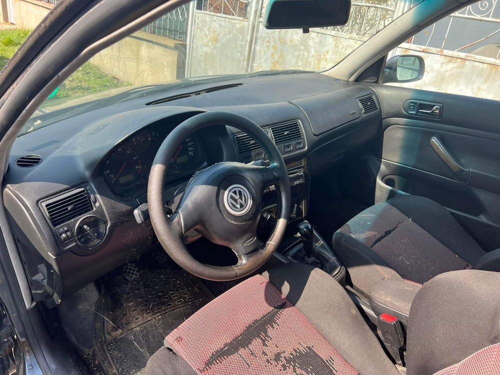 VW Golf 4 2.3 V5 На части