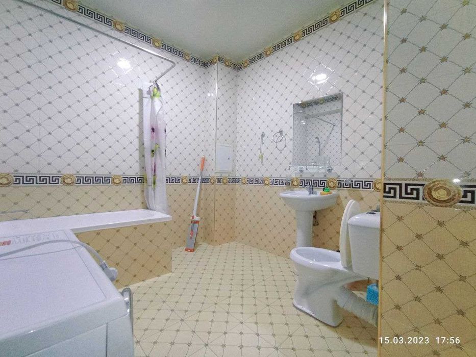 3-комнатная, 4/8, Центр, ориентир Чехова и метро Ойбек`