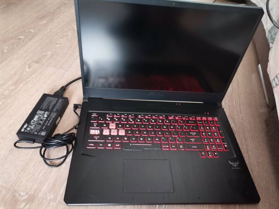 Laptop gaming Asus tuf fx705dt pentru piese CITIȚI DESCRIEREA