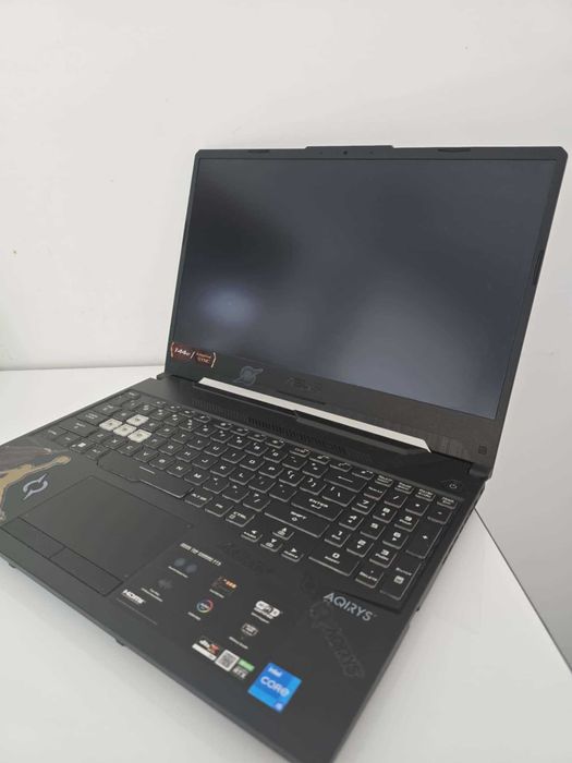 Vand laptop de Gaming 144Hz.