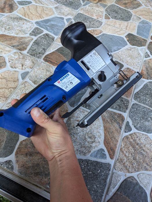 Fierăstrău Pendular Berner 18 V