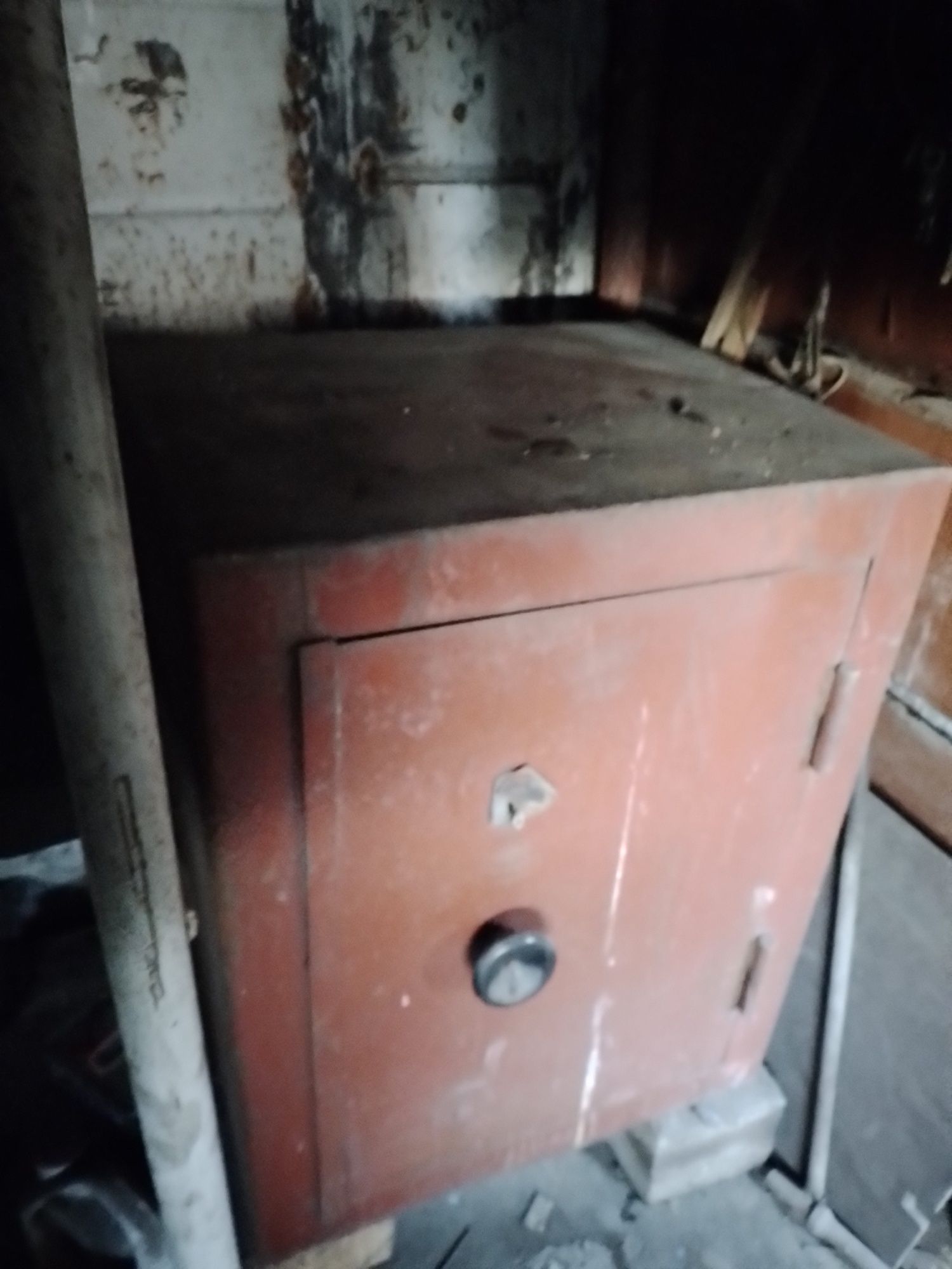 Продам сейф несгораемый, 60*60*80