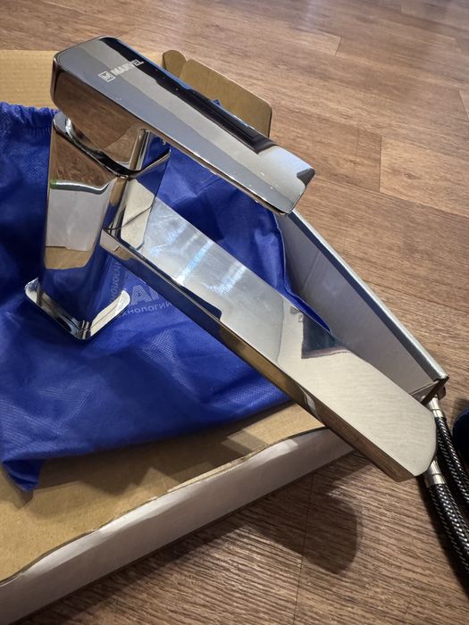 Смеситель для раковины