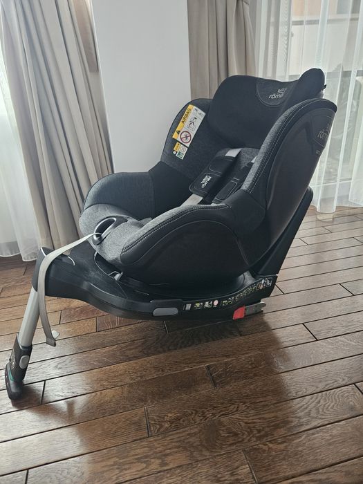 Столче за кола  Britax Romer Dualfix i-Size M