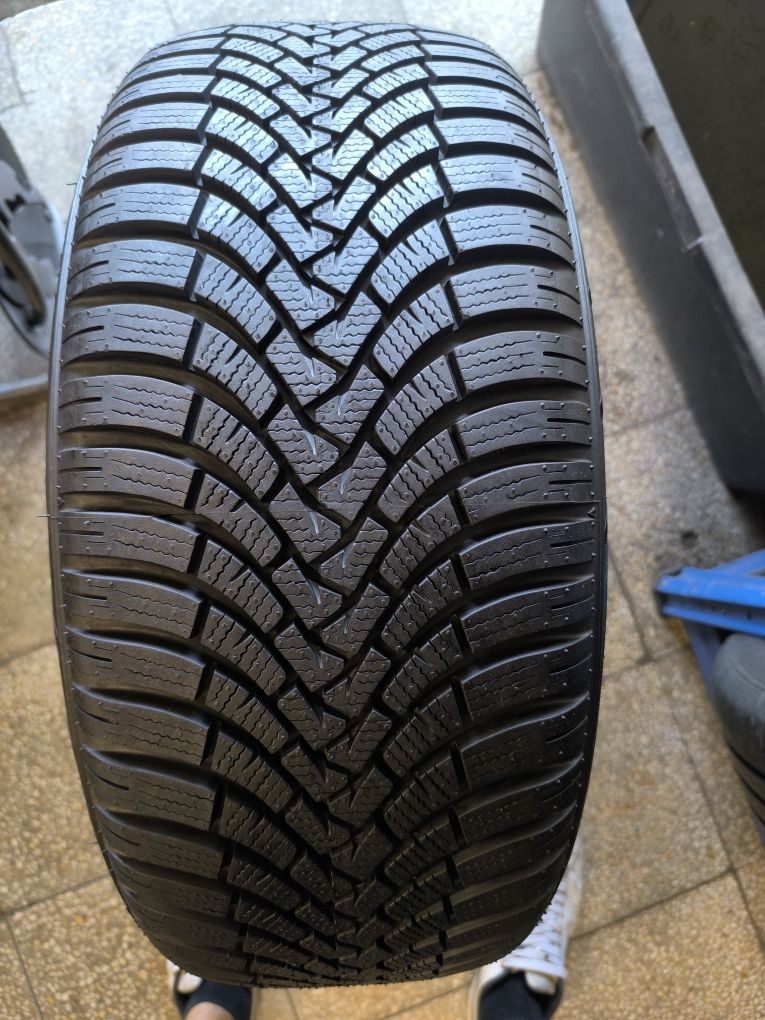 225 50 18 Falken Зимни 4бр. 9мм.