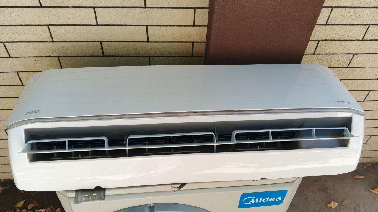 Kanditsioner sotiladi Midea invertor 24 talik