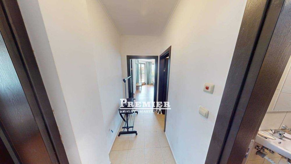 Продава се Тристаен апартамент в к.к. Слънчев бряг - 90000 кв.м за 1 €/кв.м - Снимка #3