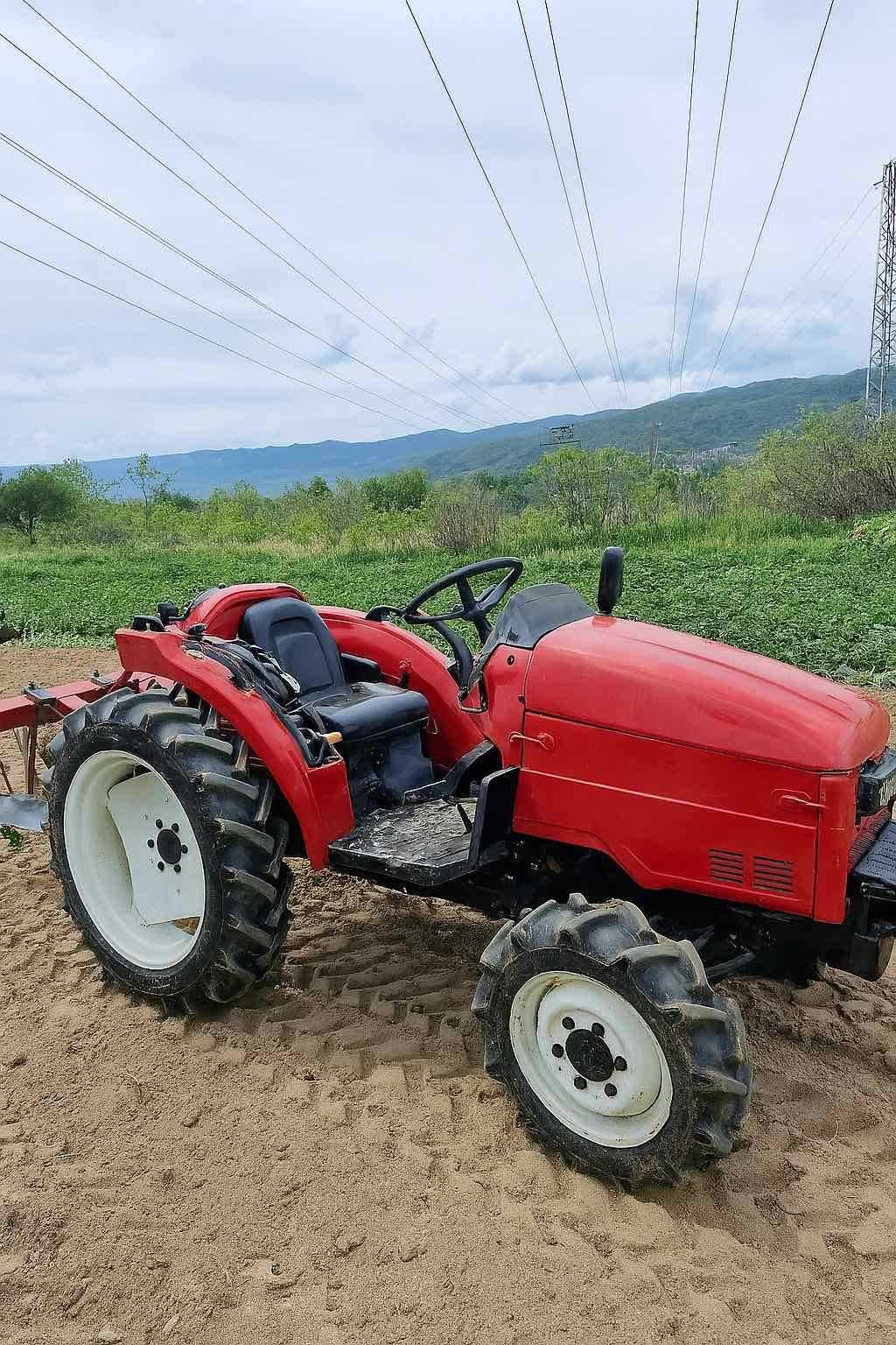 Трактор Mitsubishi
