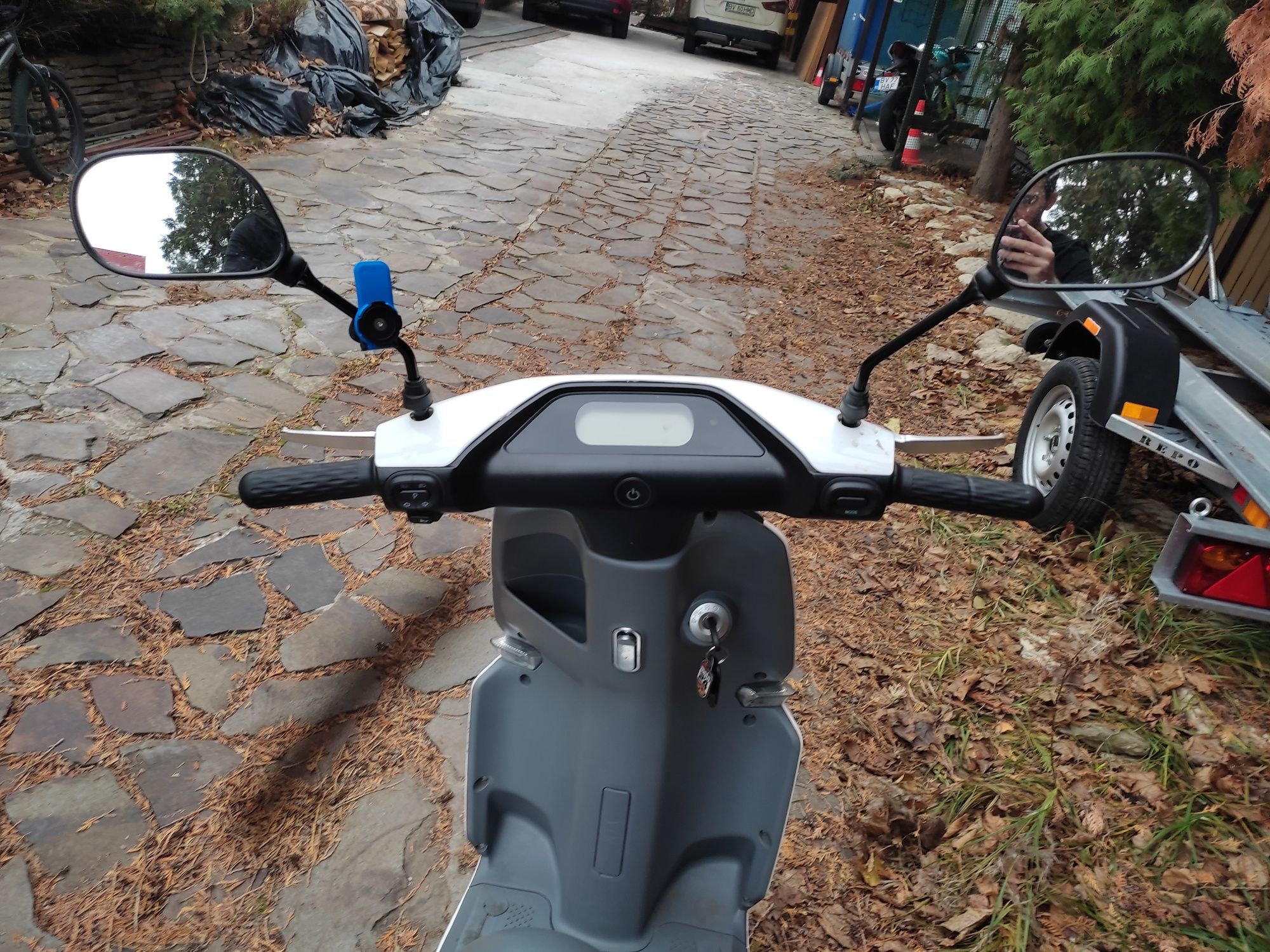 Vând scuter/moped full electric yadea C line