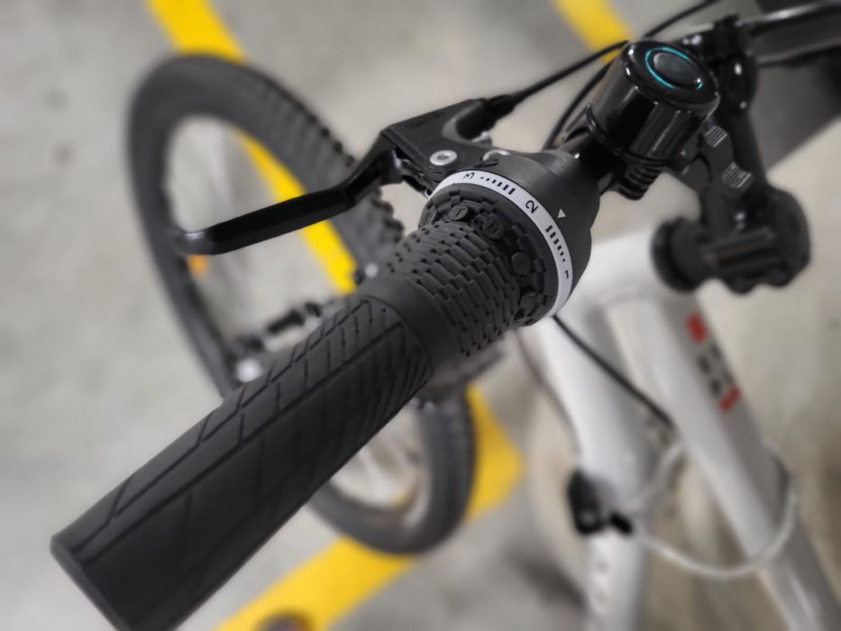 Bicicleta noua nefolosita