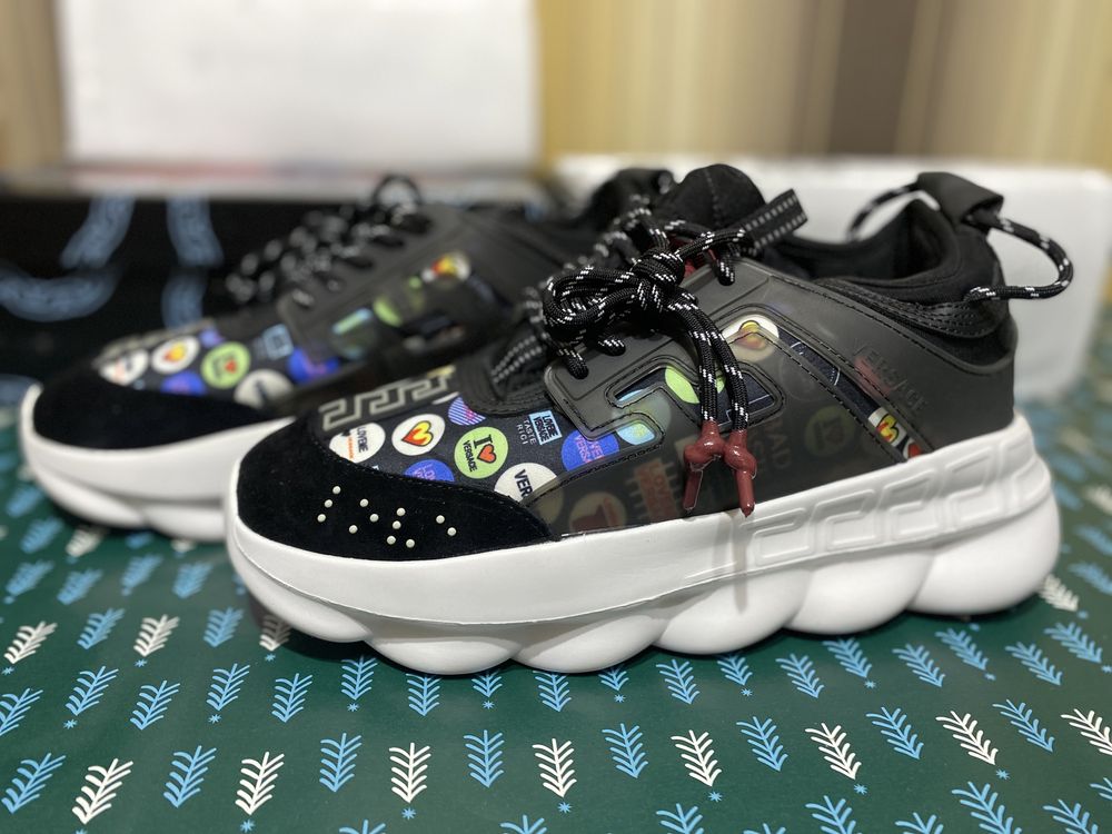 Versace Chain Reaction