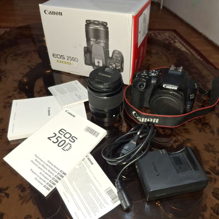 Canon EDS 250D камера професиональная