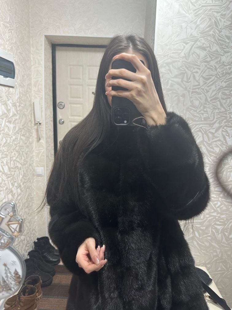 Продаём ШУБУ  норковую