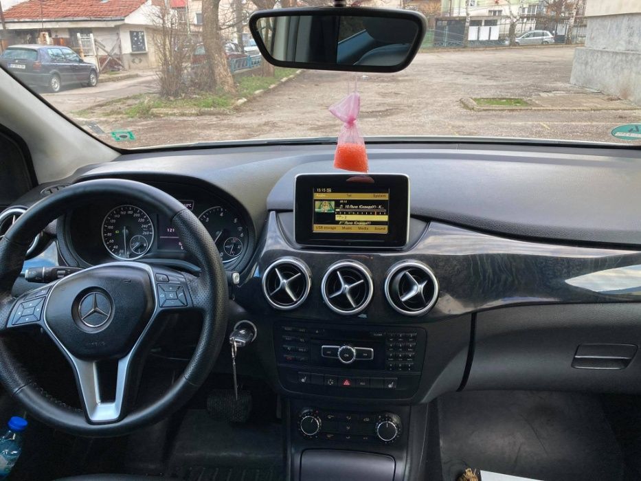 Мерцедес Бенц Б 180