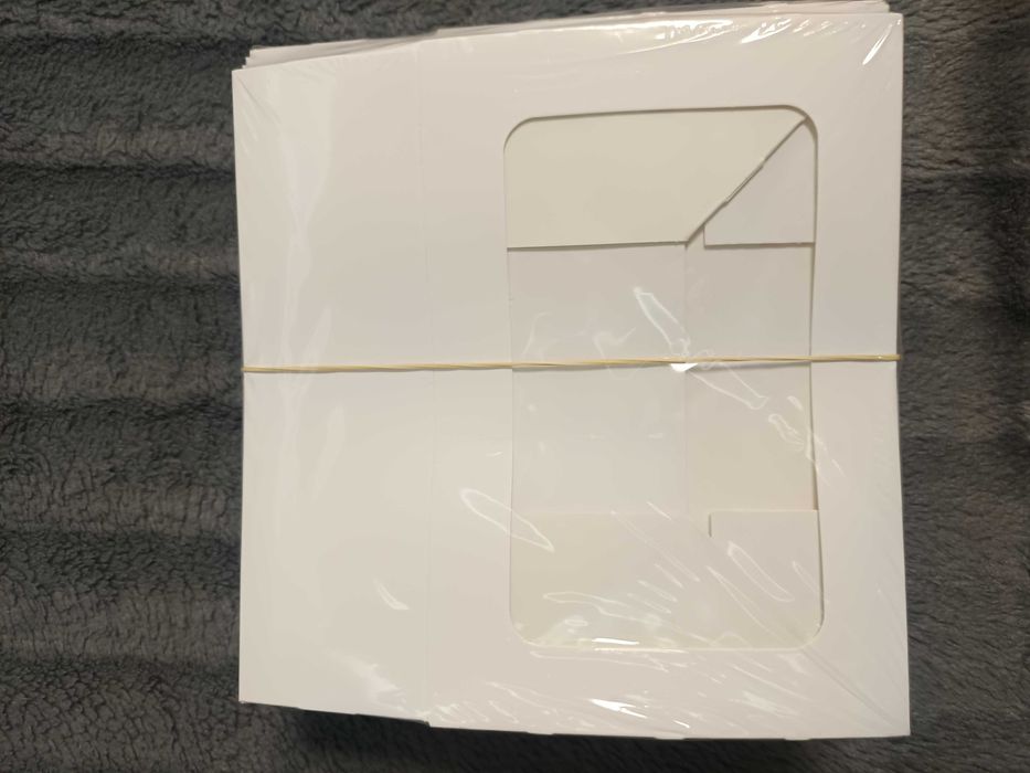 Картонена кутия с прозорец-110 броя