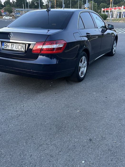 Mercedes Benz E Class 2.2 diesel la preț de Passat