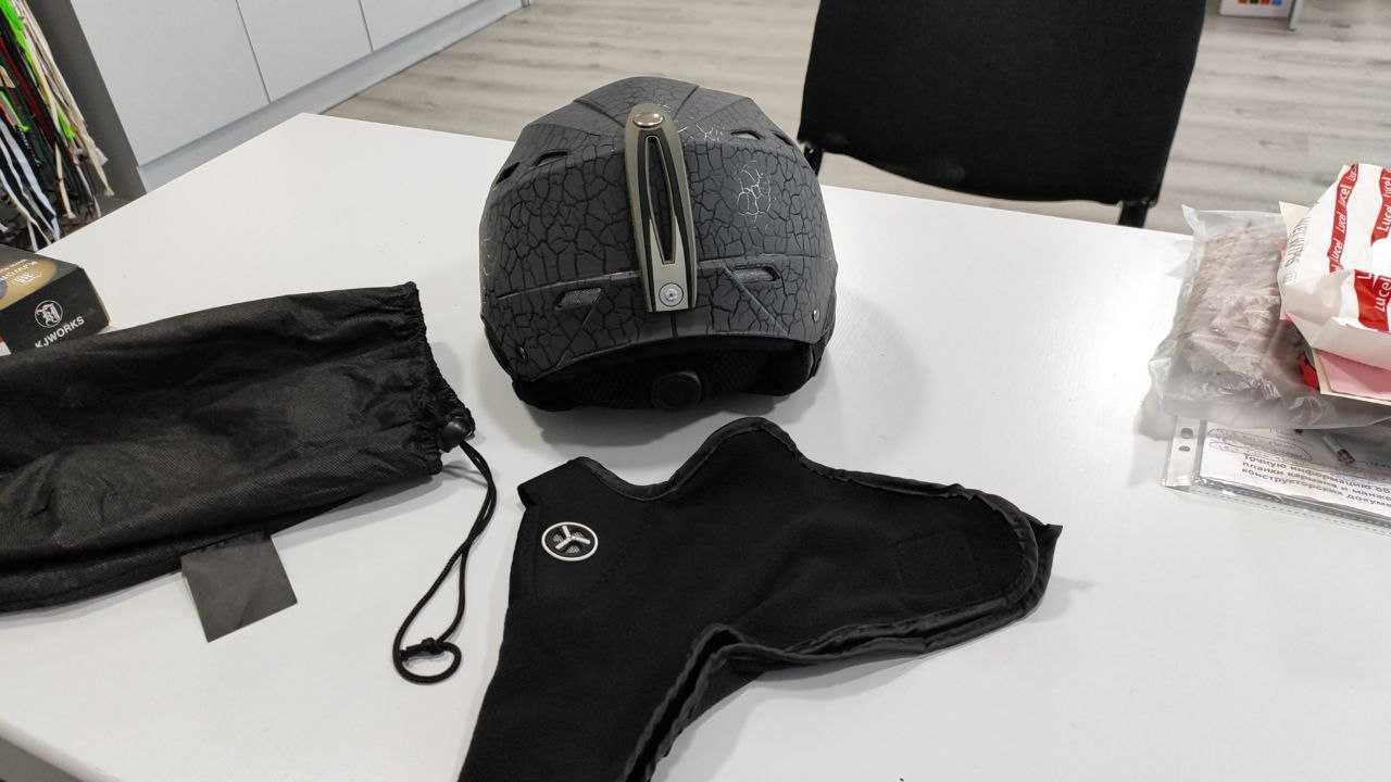 Шлем для сноубордистов. LOCLE XL