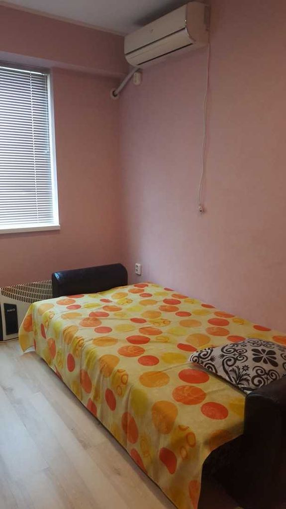 Дава се под наем Тристаен апартамент в Свищов - 85 кв.м за 153 € - Снимка #1