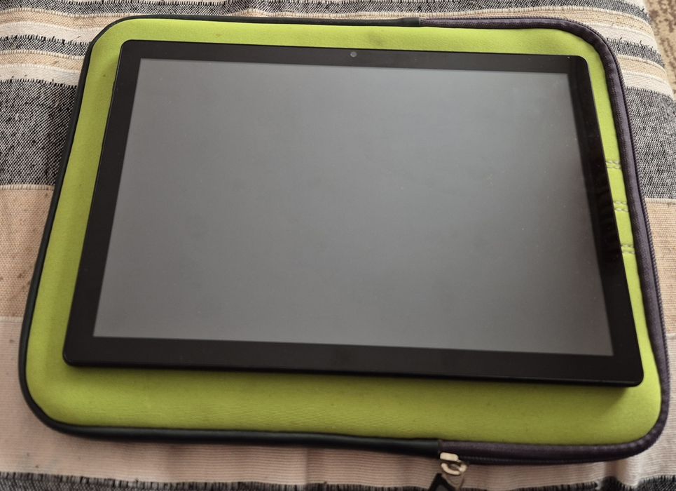 Vând tabletă FACETEL