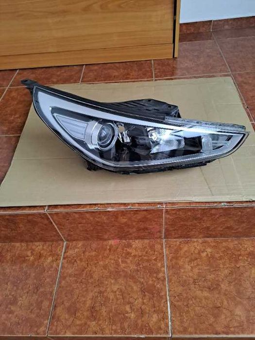 Far dreapta Hyundai i30 an 2017-2020 original cod 92102G4020