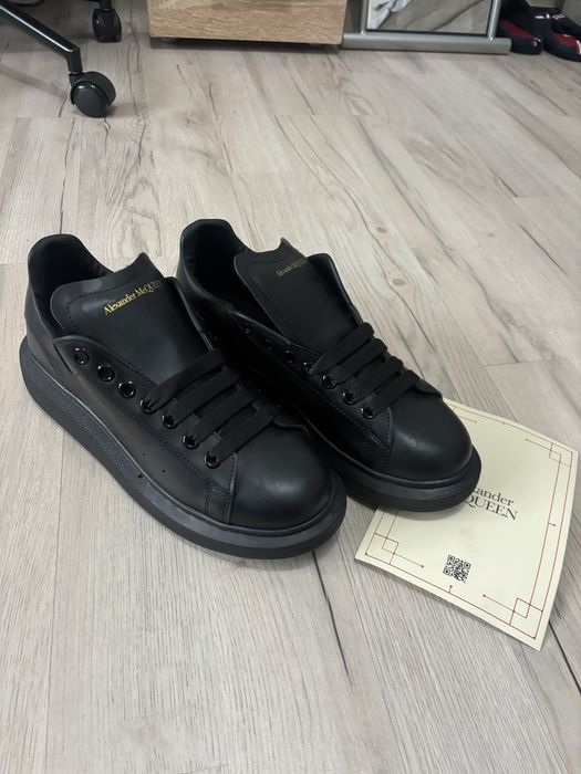 Papuci Alexander McQueen negrii marimea 43