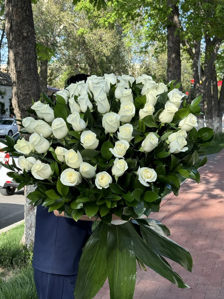 Живой гуллар сотилади