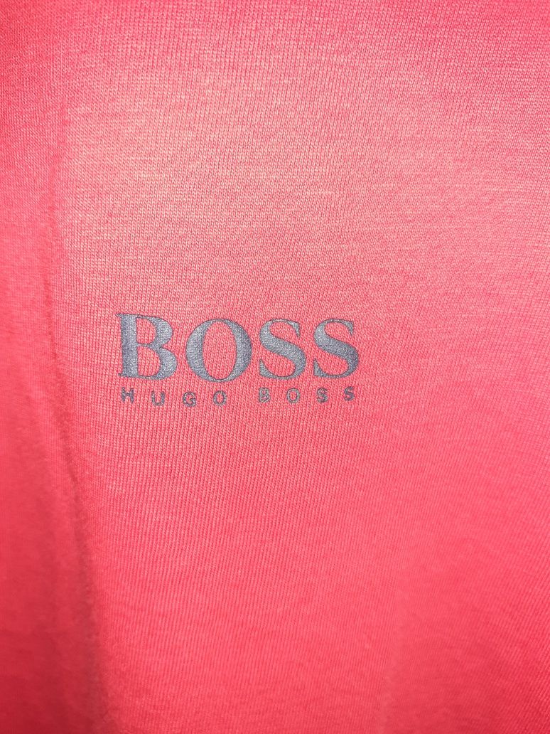 Tricou marca Hugo boss mărime M culoare roșie