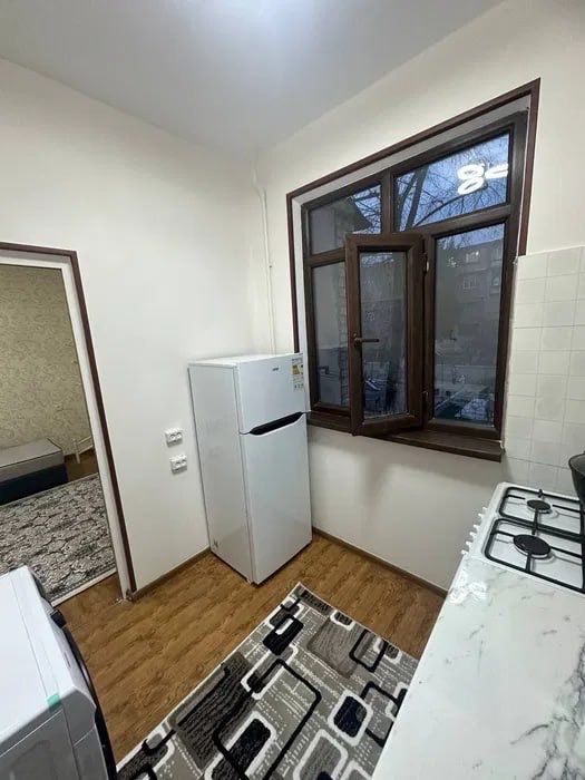 Продается 2-комнатная квартира, массив Феруза, ориентир кафе Согдиана