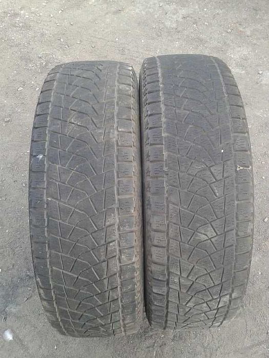 Шины 225/70 R17 - "Bridgestone Blizzak DM-Z3" (Япония), липучки.