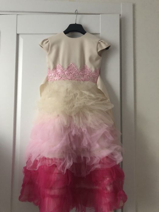 Нарядное платье для девочек на 7-9 лет