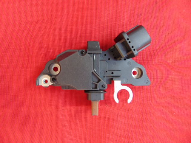 Releu alternator Toyota mufa cu 4 pini Bosch