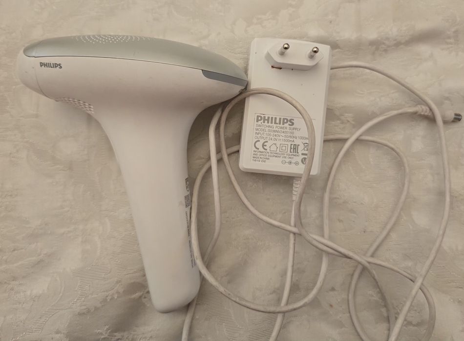 Epilator Philips Lumea IPL SC2009/00, 250.000 impulsuri, Acumulator, A