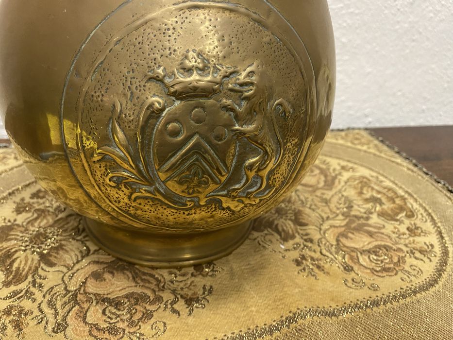 Месингова кашпа 1900 те колекционерска хералдическа украса