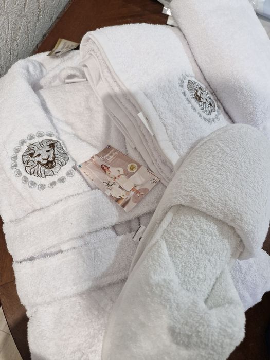 Полотенца. Халат набор. Постельное.