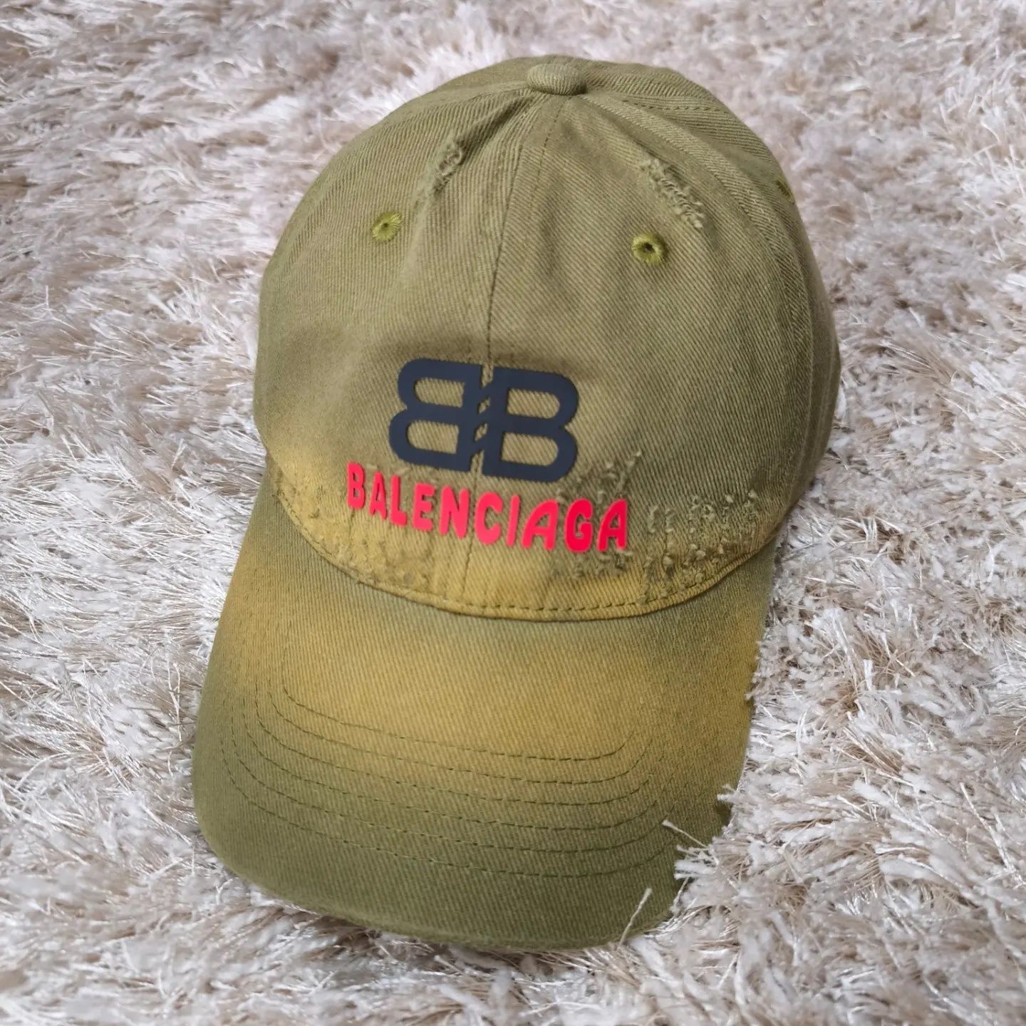 Шапки с козирка познати марки balenciaga amiri ami chanel