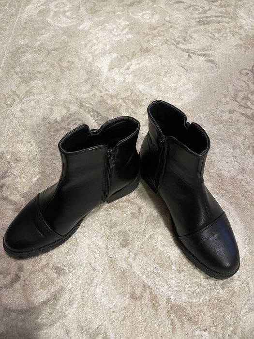 Ghete din piele ecologică, 36