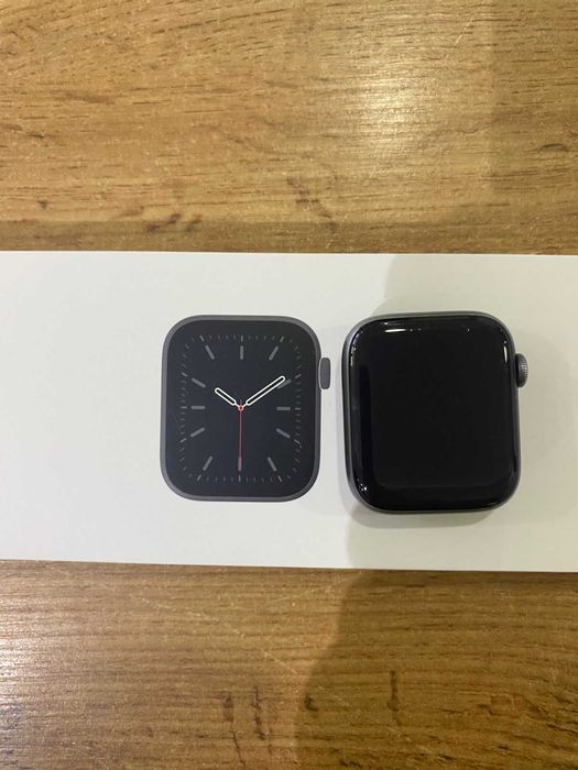 Смарт-часы Apple Watch 6 44mm/sk151733