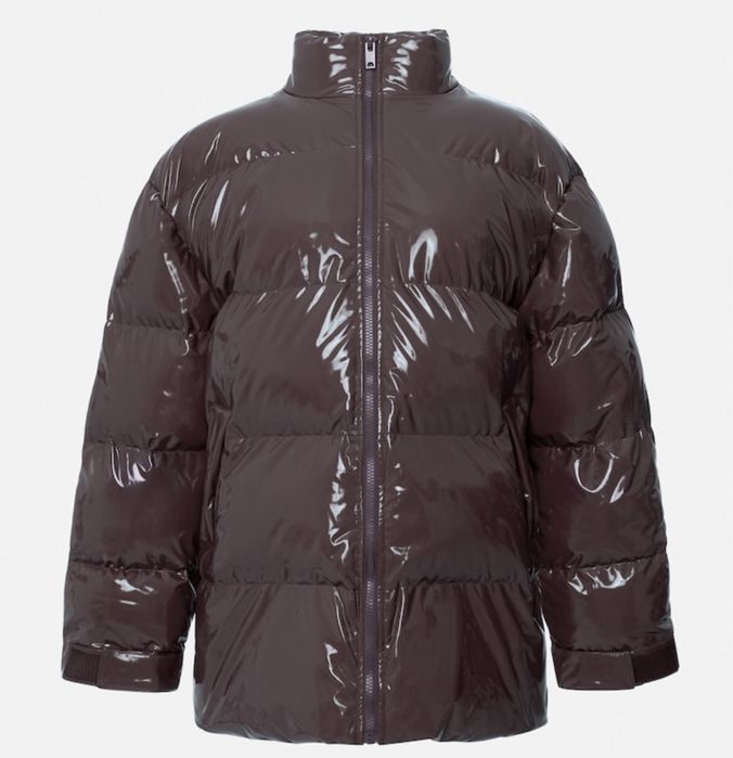 Объемная куртка из лакированной экокожи