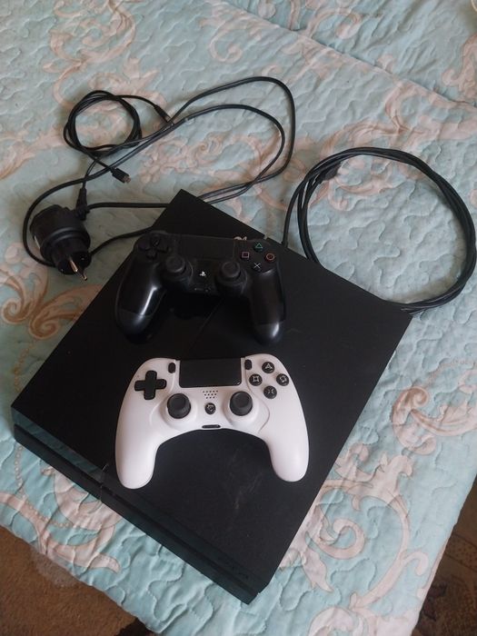 Se vinde PS 4 de 500g