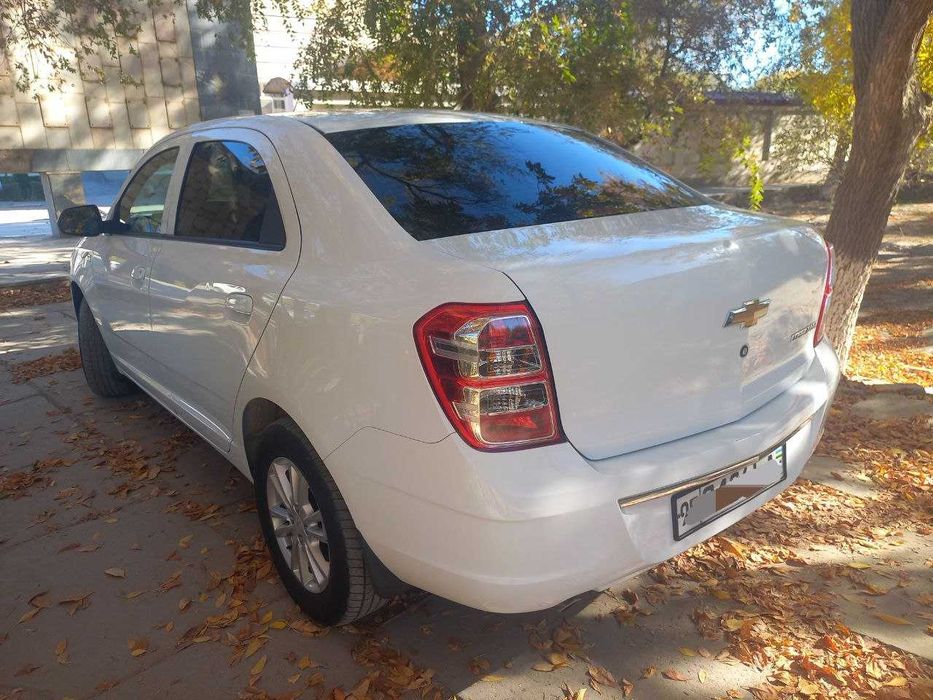 Chevrolet cobalt сотилади