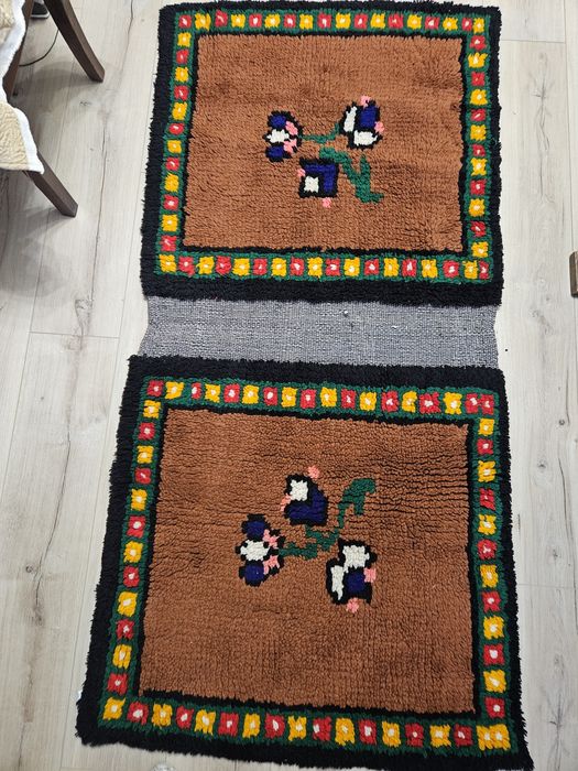 Покривало за табуретки/Вълнени килимчета