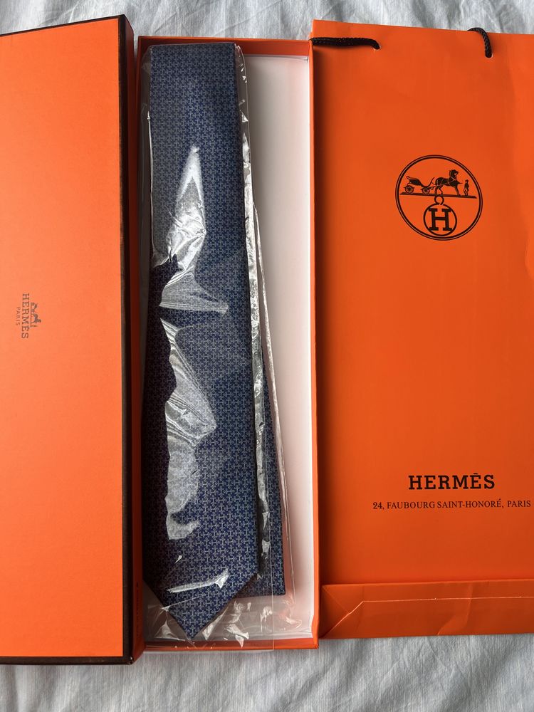 Cravata noua HERMES