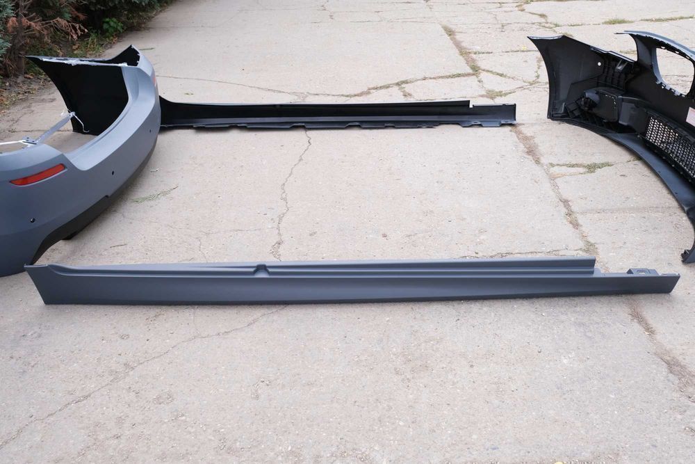 Kit Pachet M BMW F10 Seria 5 cu grile si accesorii