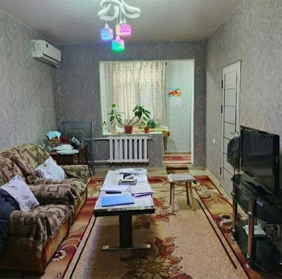 Продам 2-х в 3-х комнатную на Кадышева.Яшнабадский район