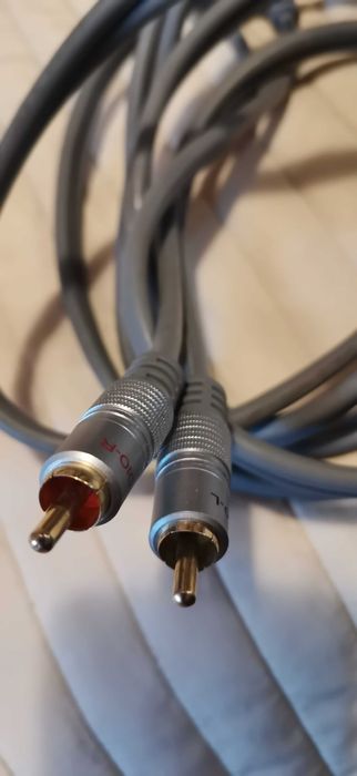Cablu audio 2 x RCA tata la 2 x RCA tata, 2,5 metri contacte aurite