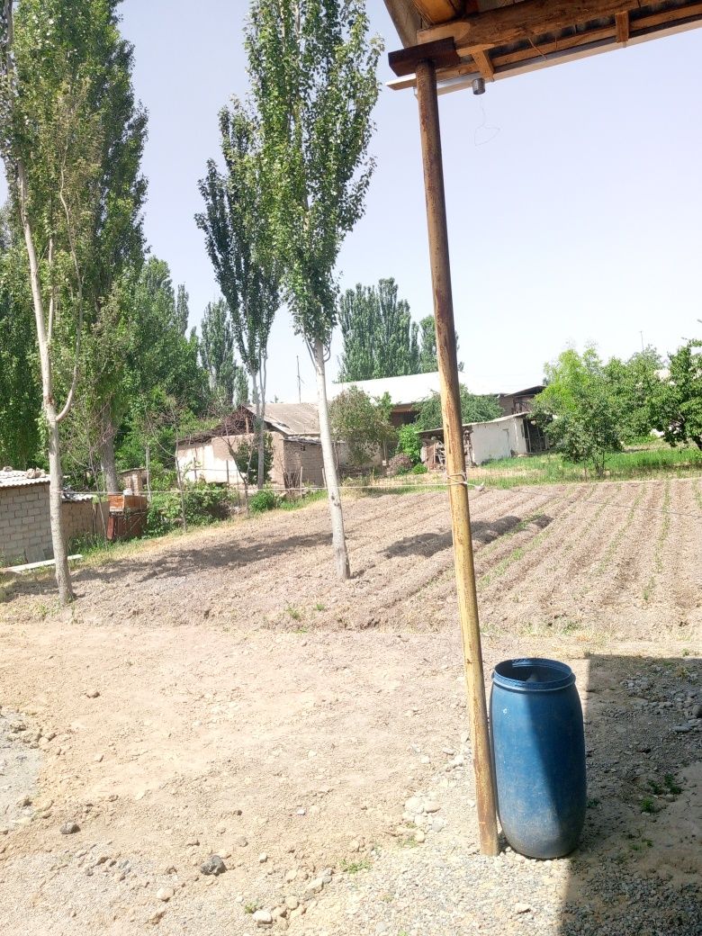 yer sotiladi 3 soʼti 5 mingdan 1 soʼti aloxida zaxira yeri bor