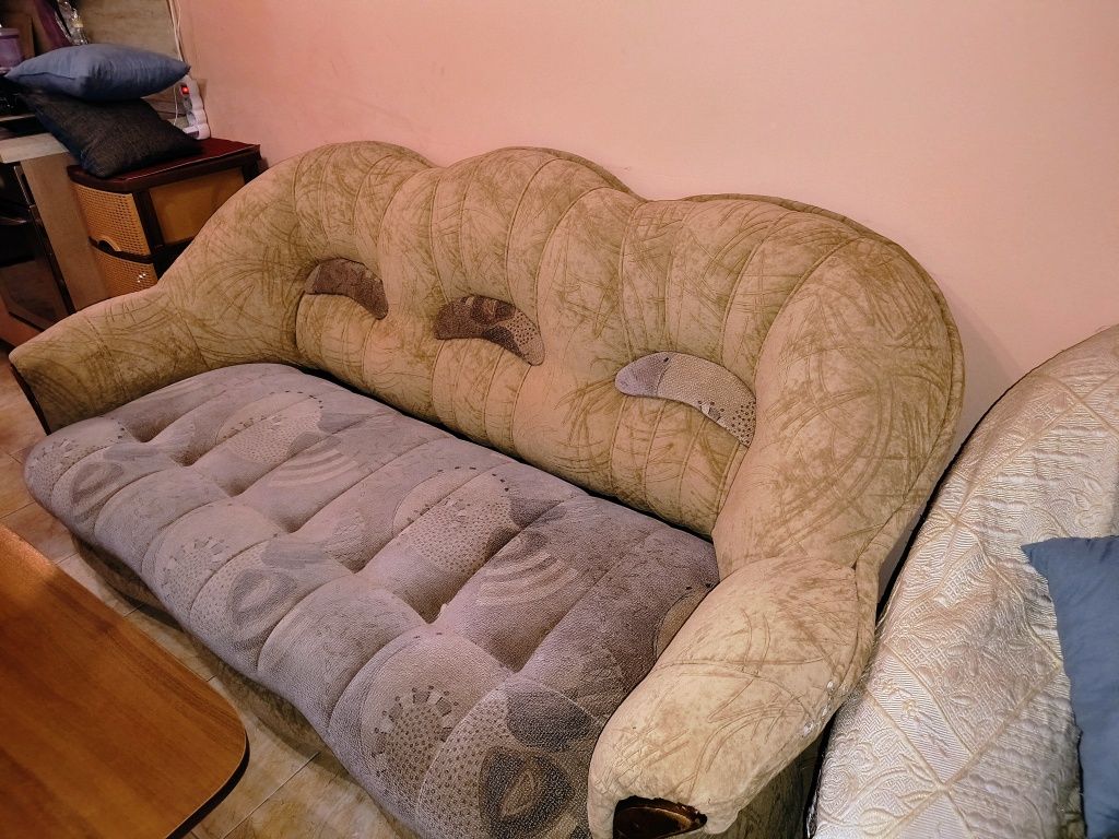 Диван със фотьойл