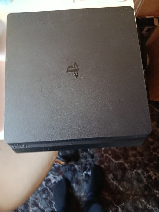 Play Station 4  slim
